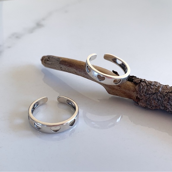 Heart ring, silver heart ring, hollow heart ring, stacking ring silver - Picture 6 of 7